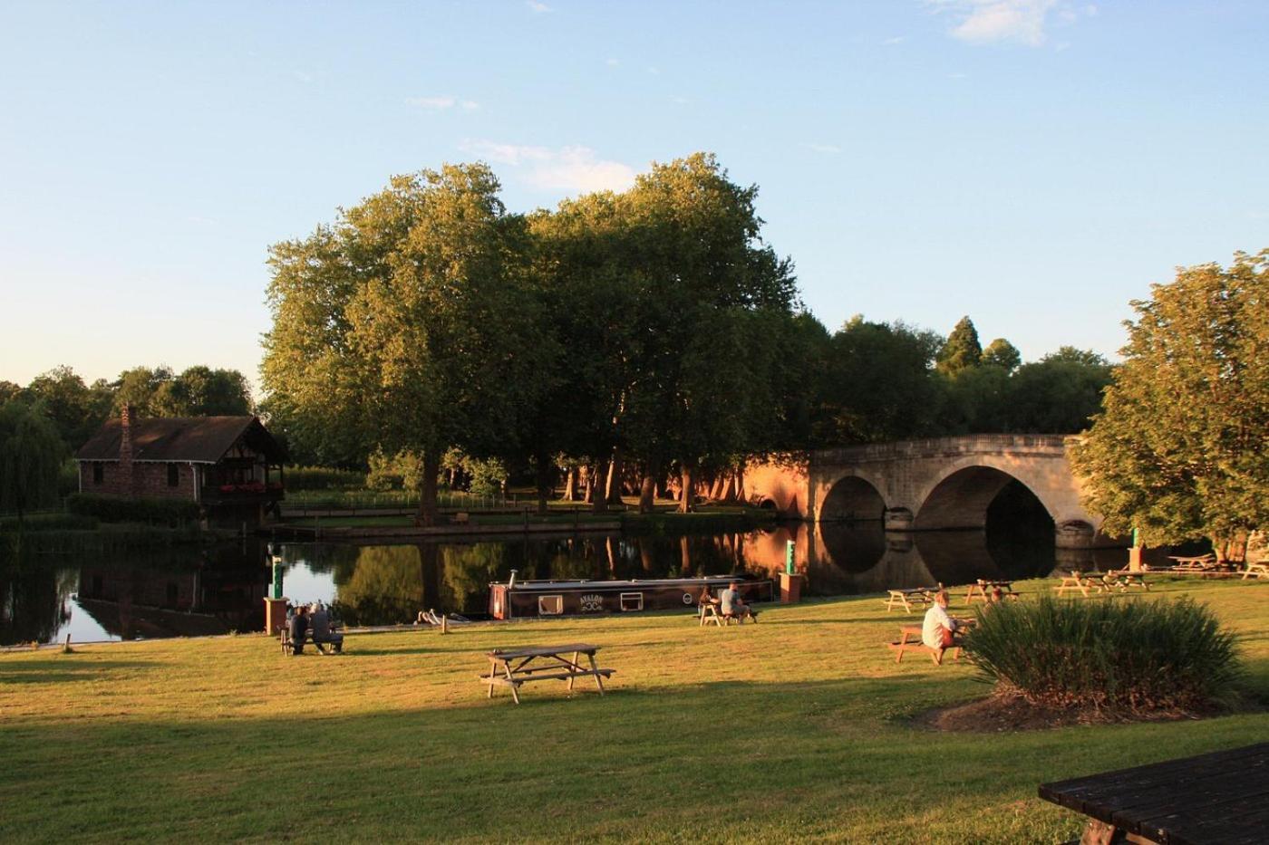 Shillingford Bridge Hotel Γουόλινγκφορντ Εξωτερικό φωτογραφία